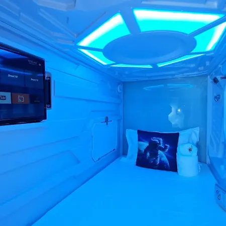 Galaxy Pods Capsule Hotel Boat Quay-2